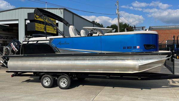 Avalon LSZ Quad Lounge - 24 ft.