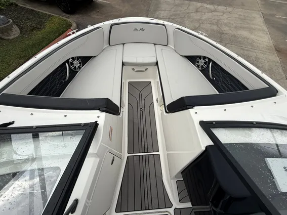 Sea Ray SPX 210 Outboard image