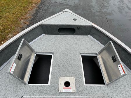 Lowe Fishing Machine 1625 WT image