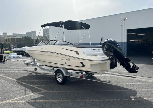 Bayliner VR5-BOWRIDER-OB image