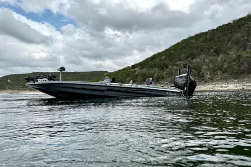 Bass Cat Jaguar STS image