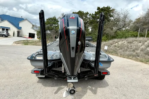 Bass Cat Jaguar STS image