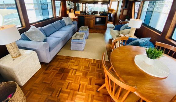 Hatteras Motor Yacht Extended Deck image