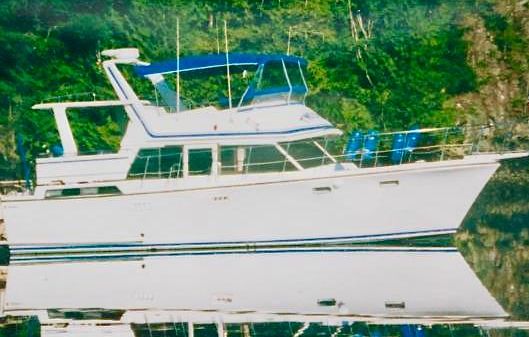 Symbol Sundeck Motoryacht