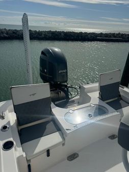 Tidewater 2110 Bay Max image