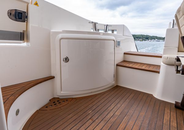 Azimut 58 Flybridge image