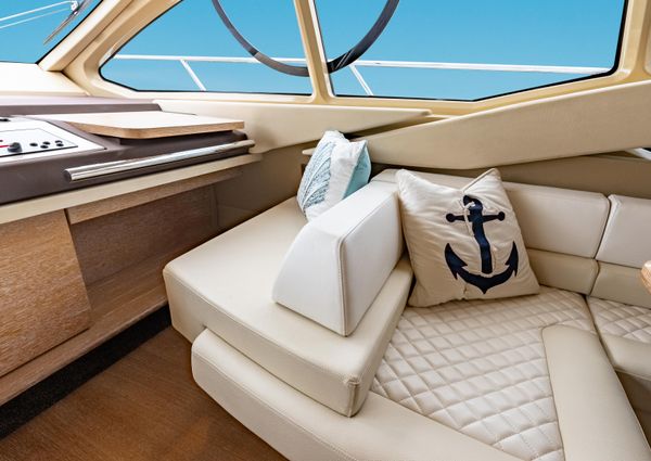 Azimut 58 Flybridge image