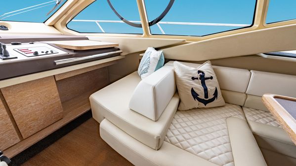 Azimut 58 Flybridge image