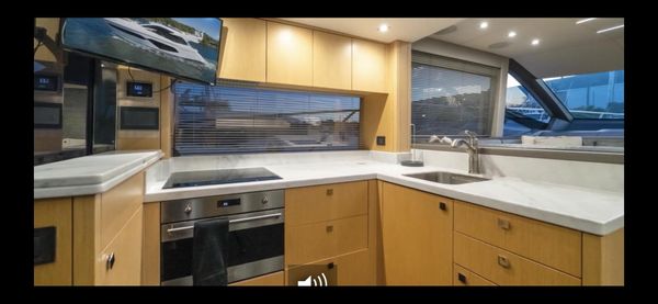 Sunseeker Manhattan 52 image