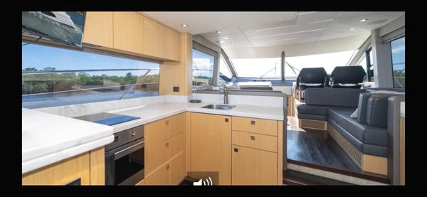 Sunseeker Manhattan 52 image