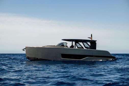 Cranchi A46 Luxury Tender image