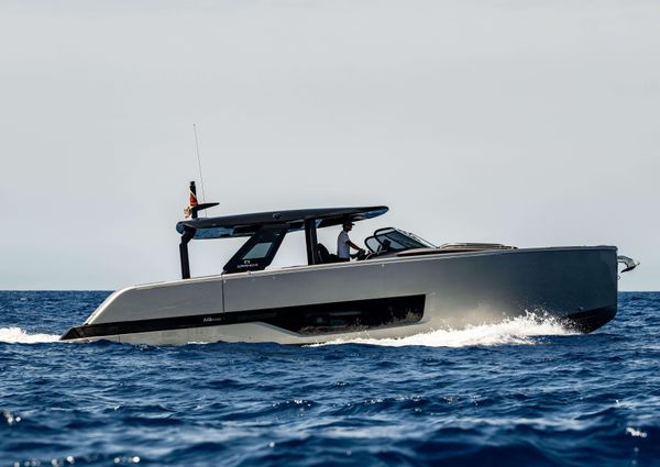 Cranchi A46 Luxury Tender image