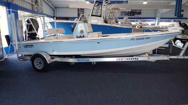 Hewes Redfisher 18