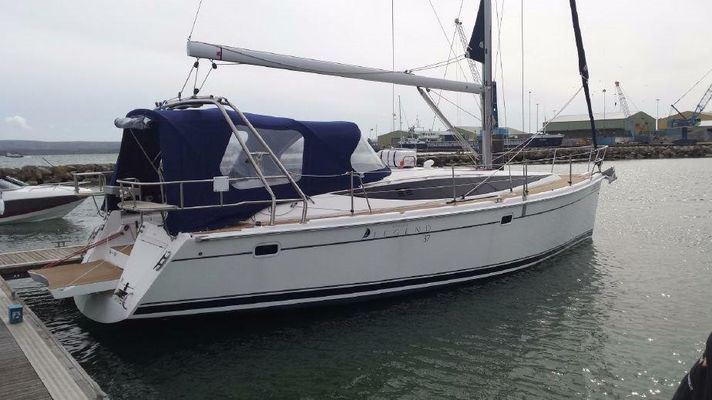 Marlow Legend 37 - Bilge Keel - main image