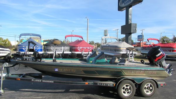 Skeeter ZX195
