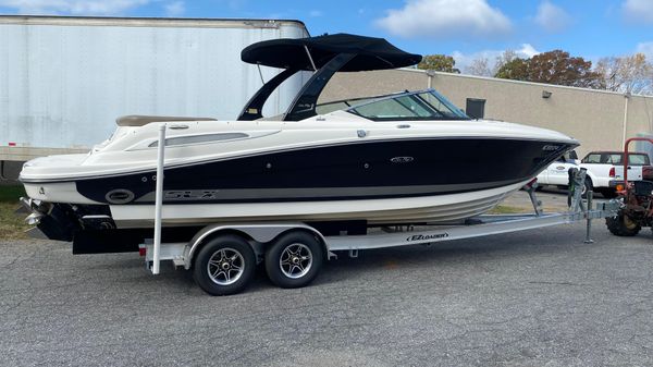 Sea Ray 270 SLX 