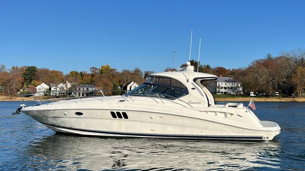 Sea Ray 440 Sundancer 