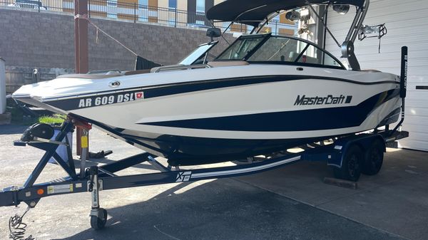 MasterCraft XT22 