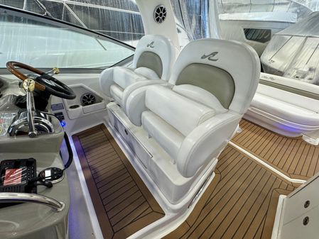 Sea Ray 340 Sundancer image