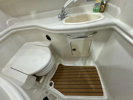 Sea Ray 340 Sundancer image