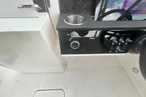 Sea Ray SDX 250 Outboard image