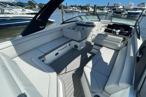 Sea Ray 270 SDX image