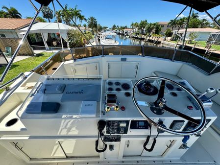 Hatteras 37 Convertible image