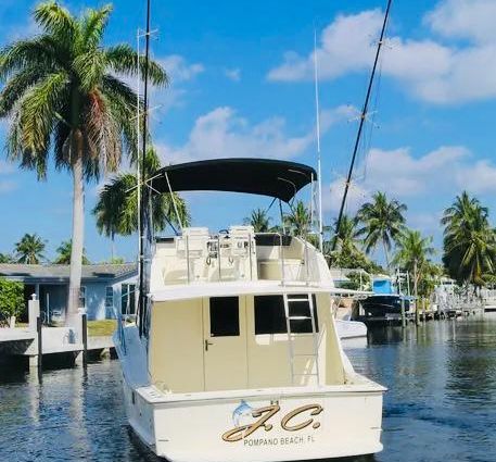 Hatteras 37 Convertible image