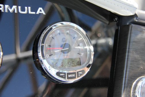 Formula 240 Bowrider image
