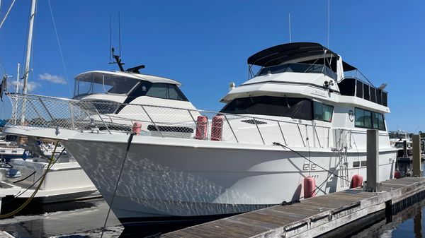 Hatteras 54 Extended Deckhouse 