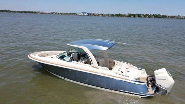 Chris-Craft Launch 31 GT 