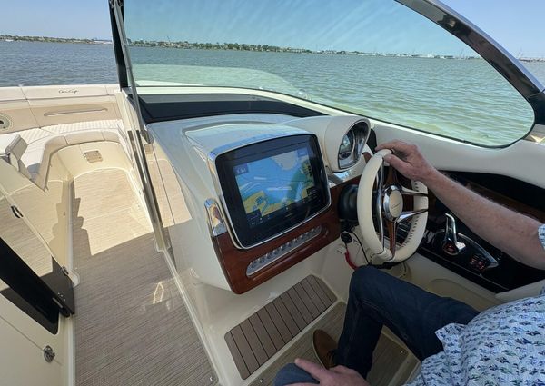 Chris-Craft Launch 31 GT image