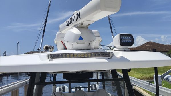 Sea Fox 368 Commander image