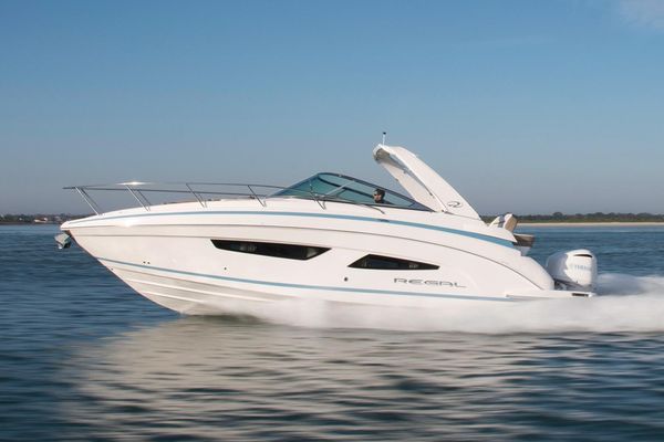 Regal 33 XO - main image