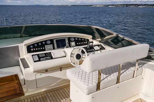 Azimut Leonardo 98 EVO image