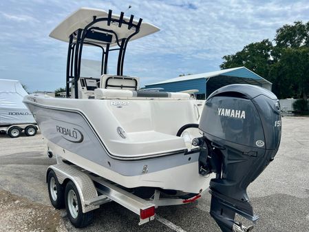 Robalo R222 image