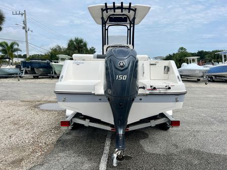 Robalo R222 image