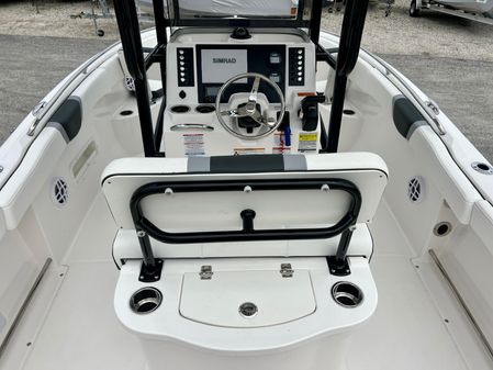 Robalo R222 image