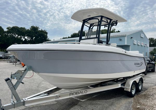 Robalo R222 image