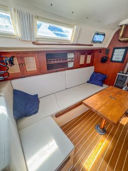 Ontario Yachts 32 image