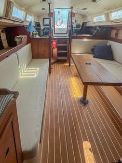 Ontario Yachts 32 image