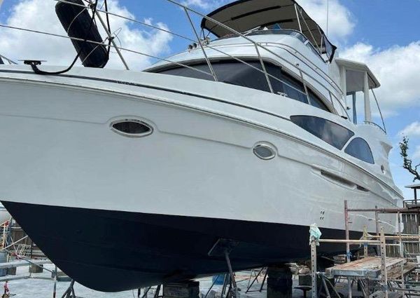 Carver 41 Cockpit Motor Yacht image