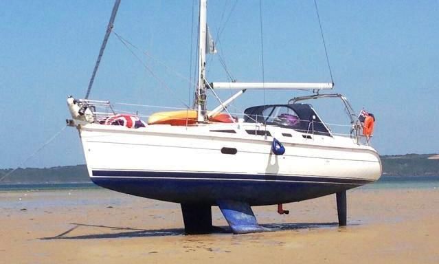 Hunter 356 - main image