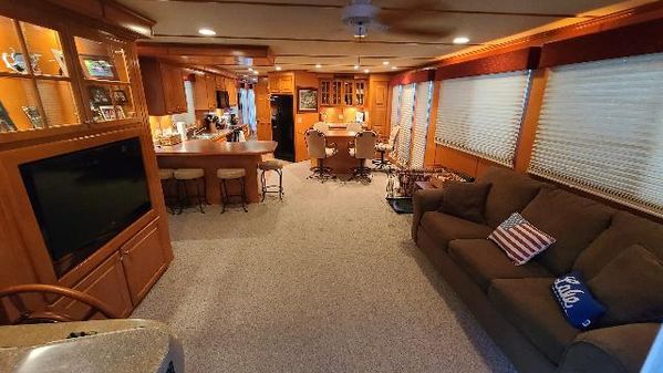 Horizon 16x75 Widebody Houseboat image