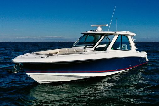 Boston Whaler 380 Realm image