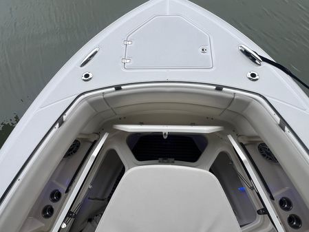 Boston Whaler 380 Realm image