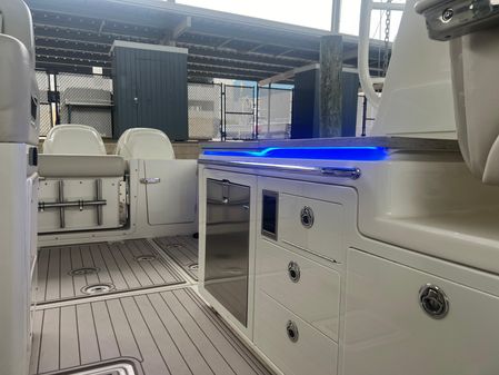 Boston Whaler 380 Realm image