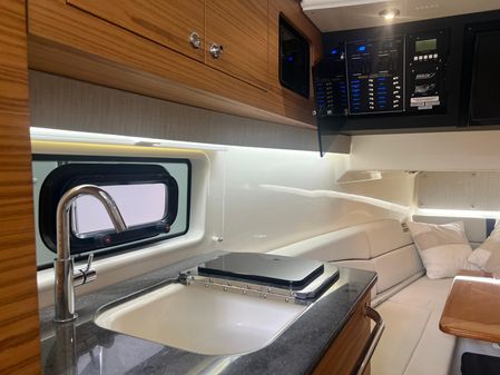 Boston Whaler 380 Realm image