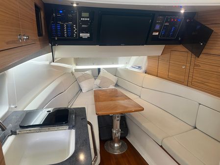 Boston Whaler 380 Realm image