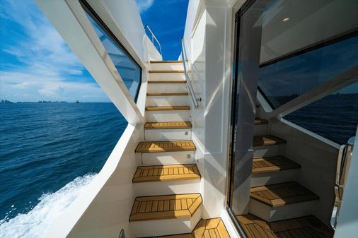 Azimut Grande 32 Metri image